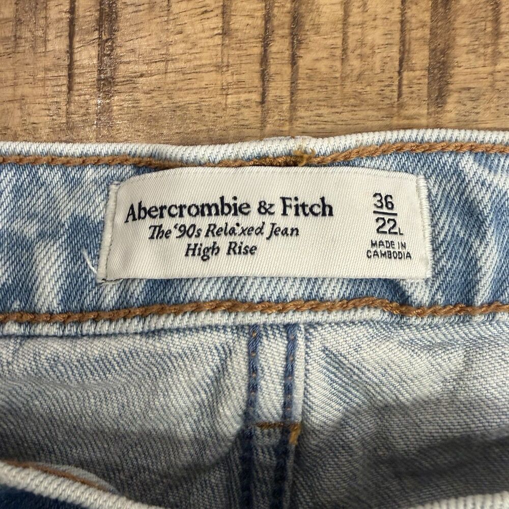Abercrombie & Fitch 90s Relaxed Jean HighRise Straight‎ Jean Women’s Size 36/32 - Picture 2 of 10